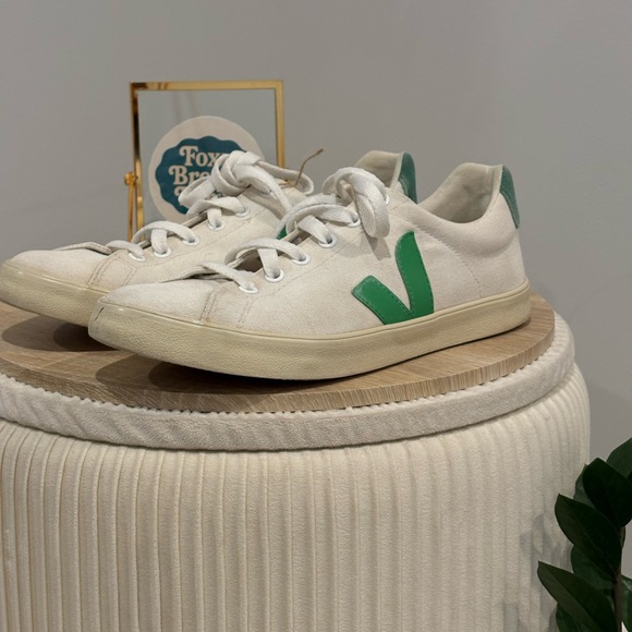 Veja White Sneakers with Green Heel Tab - Picture 12 of 14